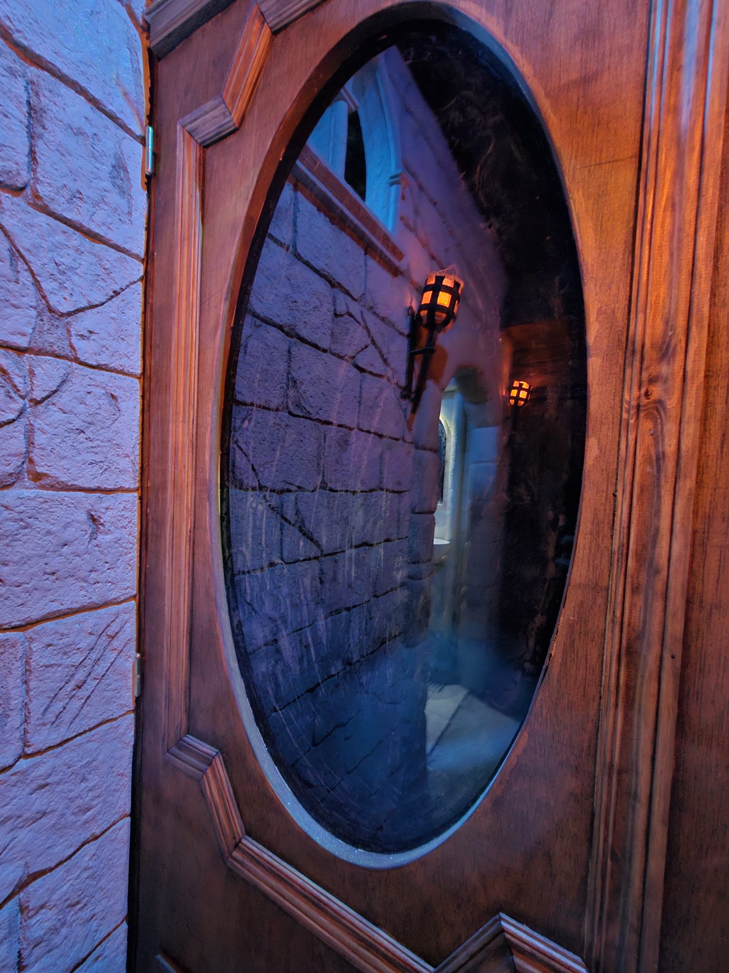 Puerta ovalada del mundo de Harrenfall